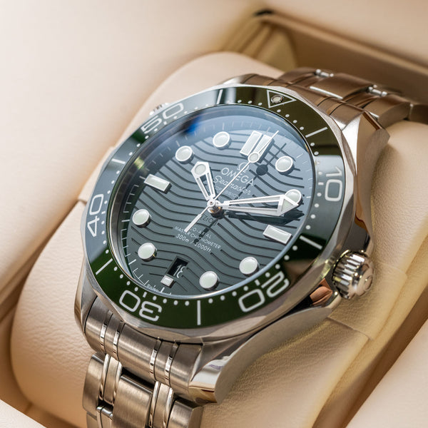 Seamaster Diver 300M Green Dial 2025 - 210.30.42.20.10.001